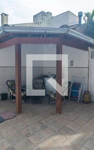 Casa à venda com 142m², 3 quartos e 2 vagas Casa à venda com 142m², 3 quartos e 2 vagasQuintal