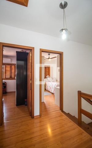 Casa à venda com 142m², 3 quartos e 2 vagas Casa à venda com 142m², 3 quartos e 2 vagasCorredor