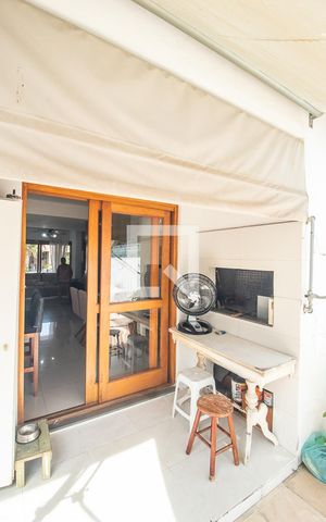 Casa à venda com 142m², 3 quartos e 2 vagas Casa à venda com 142m², 3 quartos e 2 vagasÁrea comum - Churrasqueira