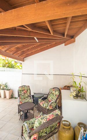 Casa à venda com 142m², 3 quartos e 2 vagas Casa à venda com 142m², 3 quartos e 2 vagasQuintal