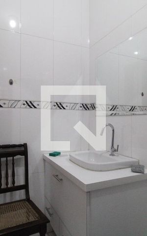 Casa à venda com 151m², 4 quartos e 2 vagasEdícula - Banheiro da Suíte