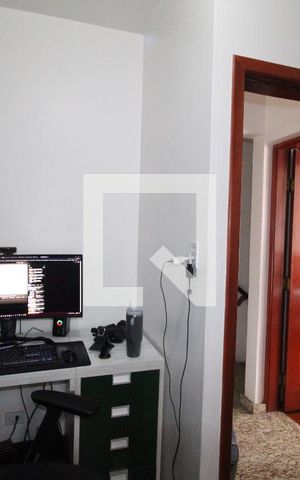 Casa à venda com 151m², 4 quartos e 2 vagasQuarto 2 