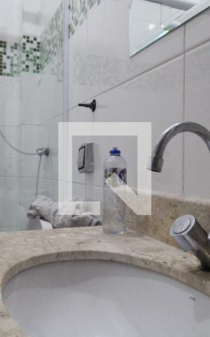 Casa à venda com 151m², 4 quartos e 2 vagasBanheiro 1