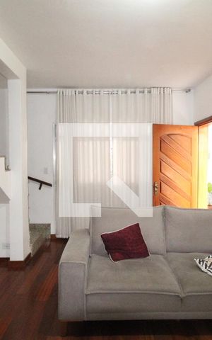 Casa à venda com 151m², 4 quartos e 2 vagasSala  