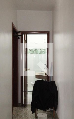 Casa à venda com 151m², 4 quartos e 2 vagasCorredor