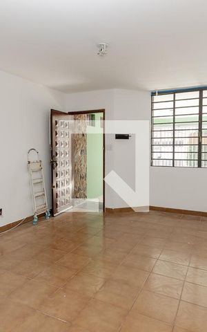 Casa para alugar com 116m², 2 quartos e 1 vaga Casa para alugar com 116m², 2 quartos e 1 vagaSala