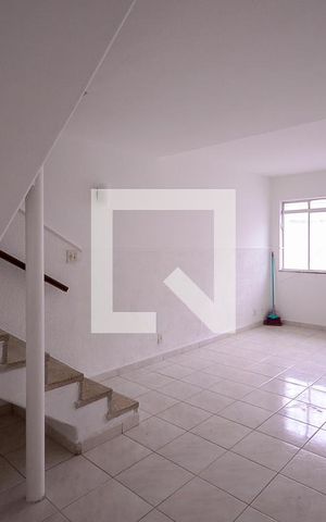 Casa para alugar com 105m², 2 quartos e 1 vaga Casa para alugar com 105m², 2 quartos e 1 vagaSala