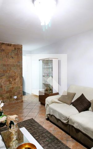 Casa à venda com 140m², 3 quartos e 2 vagasSala