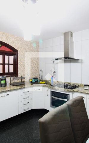 Casa à venda com 140m², 3 quartos e 2 vagasCozinha