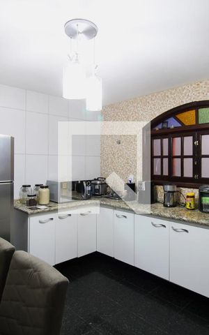 Casa à venda com 140m², 3 quartos e 2 vagasCozinha