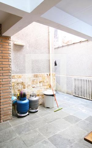 Casa à venda com 140m², 3 quartos e 2 vagasÁrea de Serviço