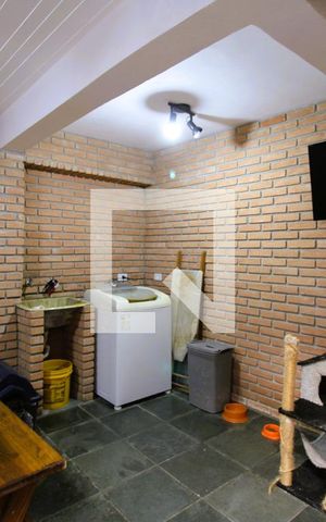 Casa à venda com 140m², 3 quartos e 2 vagasÁrea de Serviço
