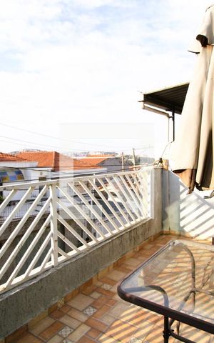 Casa à venda com 140m², 3 quartos e 2 vagasVaranda