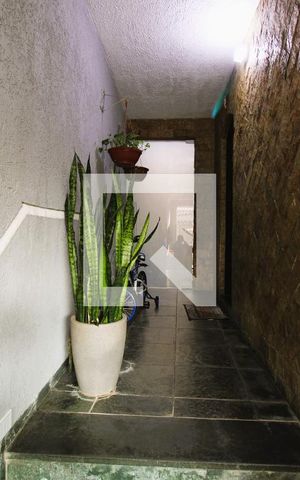 Casa à venda com 140m², 3 quartos e 2 vagasEntrada