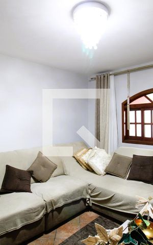 Casa à venda com 140m², 3 quartos e 2 vagasSala