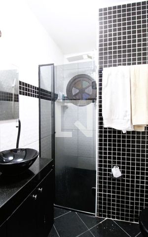 Casa à venda com 140m², 3 quartos e 2 vagasBanheiro