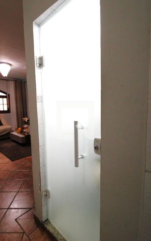 Casa à venda com 140m², 3 quartos e 2 vagasLavabo