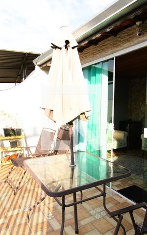 Casa à venda com 140m², 3 quartos e 2 vagasVaranda