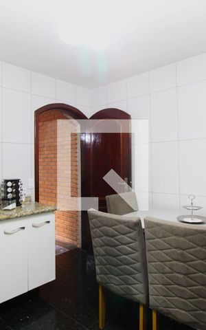 Casa à venda com 140m², 3 quartos e 2 vagasCozinha