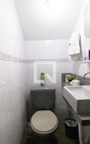 Casa à venda com 140m², 3 quartos e 2 vagasLavabo