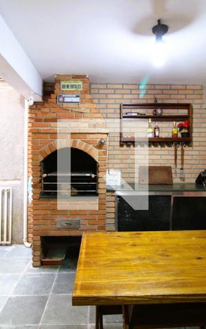 Casa à venda com 140m², 3 quartos e 2 vagasQuintal e churrasqueira