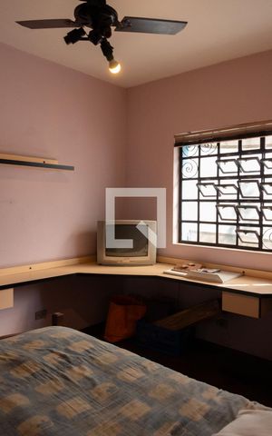 Casa de condomínio à venda com 315m², 4 quartos e 6 vagasQuarto 2