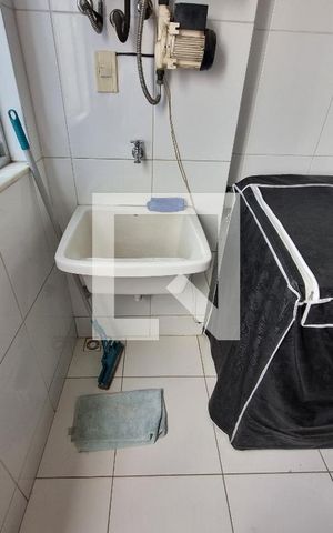 Apartamento à venda com 198m², 4 quartos e 2 vagas Apartamento à venda com 198m², 4 quartos e 2 vagasÁrea de serviço