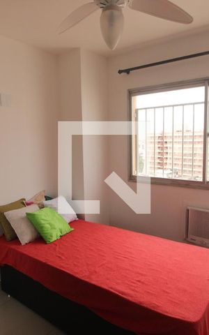 Apartamento à venda com 198m², 4 quartos e 2 vagasQuarto