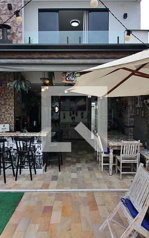 Casa à venda com 170m², 3 quartos e 2 vagasPiscina