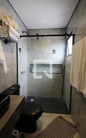 Casa à venda com 170m², 3 quartos e 2 vagasQuarto 1 - Suíte Banheiro 