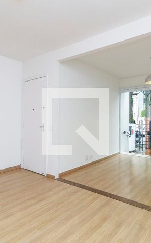 Casa à venda com 102m², 3 quartos e sem vaga Casa à venda com 102m², 3 quartos e sem vagaSala