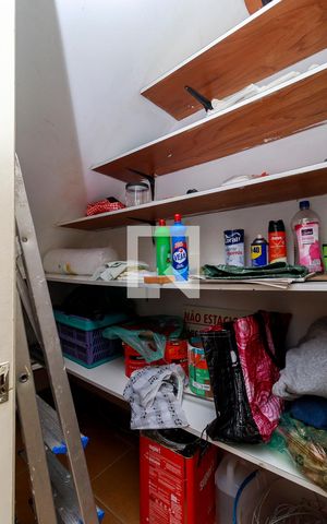 Casa à venda com 102m², 3 quartos e sem vaga Casa à venda com 102m², 3 quartos e sem vagaCozinha - Despensa