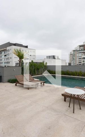 Studio à venda com 29m², 1 quarto e sem vaga Studio à venda com 29m², 1 quarto e sem vagaÁrea comum - Piscina