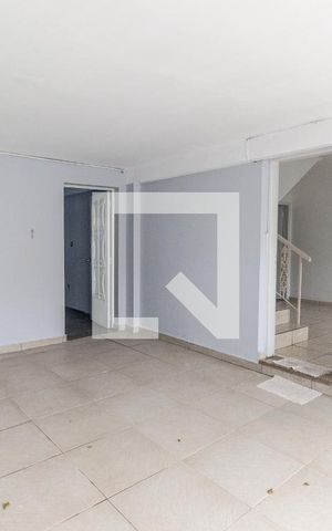 Casa para alugar com 200m², 3 quartos e 3 vagas Casa para alugar com 200m², 3 quartos e 3 vagasGaragem