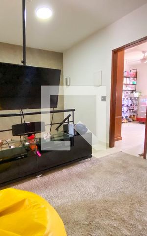 Casa à venda com 225m², 3 quartos e 3 vagas Casa à venda com 225m², 3 quartos e 3 vagasSala 2