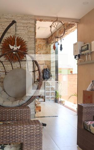 Casa à venda com 225m², 3 quartos e 3 vagas Casa à venda com 225m², 3 quartos e 3 vagasVaranda da Sala