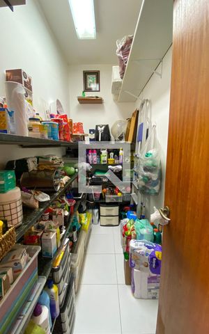 Casa à venda com 225m², 3 quartos e 3 vagas Casa à venda com 225m², 3 quartos e 3 vagasCozinha