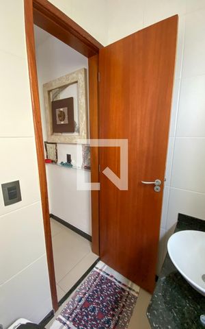 Casa à venda com 225m², 3 quartos e 3 vagas Casa à venda com 225m², 3 quartos e 3 vagasLavabo