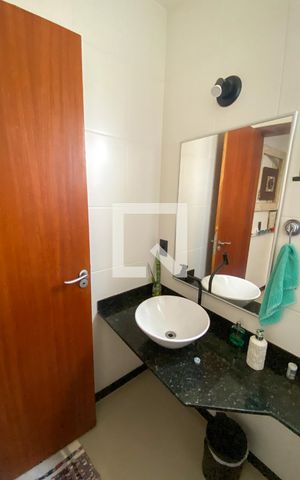 Casa à venda com 225m², 3 quartos e 3 vagas Casa à venda com 225m², 3 quartos e 3 vagasLavabo