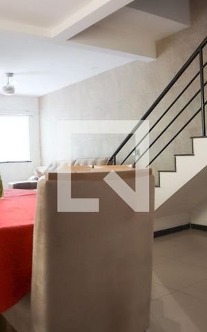 Casa à venda com 225m², 3 quartos e 3 vagas Casa à venda com 225m², 3 quartos e 3 vagasSala 1
