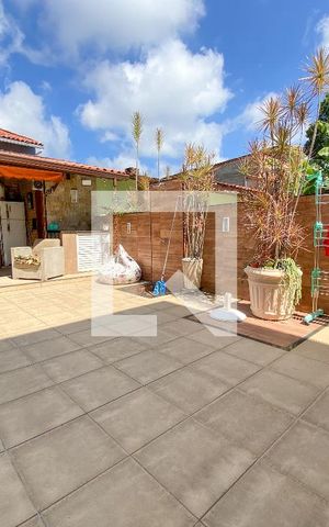 Casa à venda com 225m², 3 quartos e 3 vagas Casa à venda com 225m², 3 quartos e 3 vagasQuintal