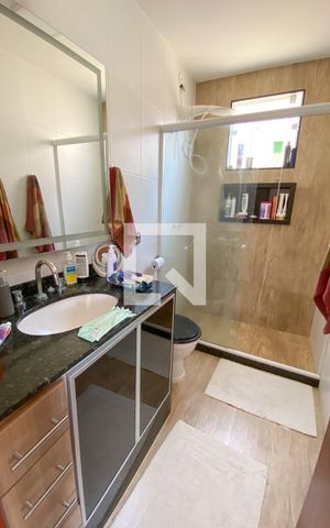 Casa à venda com 225m², 3 quartos e 3 vagas Casa à venda com 225m², 3 quartos e 3 vagasBanheiro da Suíte