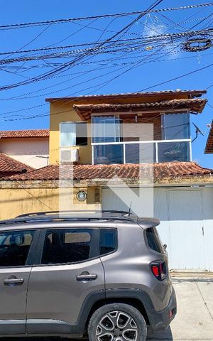 Casa à venda com 225m², 3 quartos e 3 vagas Casa à venda com 225m², 3 quartos e 3 vagasFachada
