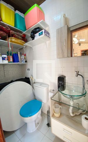 Casa à venda com 225m², 3 quartos e 3 vagas Casa à venda com 225m², 3 quartos e 3 vagasBanheiro da Área gourmet