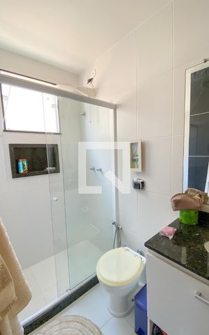 Casa à venda com 225m², 3 quartos e 3 vagas Casa à venda com 225m², 3 quartos e 3 vagasBanheiro