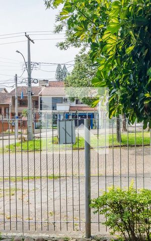 Casa à venda com 250m², 3 quartos e 2 vagas Casa à venda com 250m², 3 quartos e 2 vagasVista