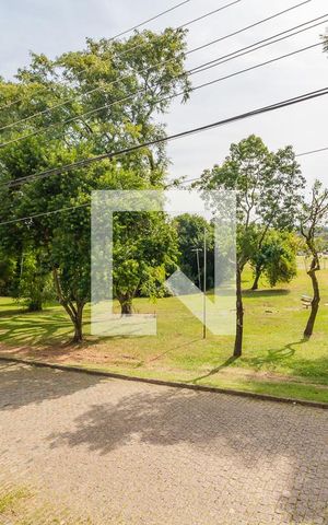 Casa à venda com 250m², 3 quartos e 2 vagas Casa à venda com 250m², 3 quartos e 2 vagasVista