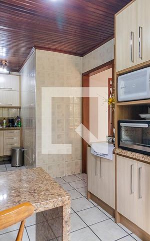 Casa à venda com 250m², 3 quartos e 2 vagas Casa à venda com 250m², 3 quartos e 2 vagasCozinha