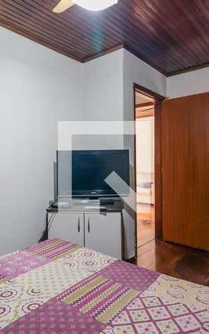 Casa à venda com 250m², 3 quartos e 2 vagas Casa à venda com 250m², 3 quartos e 2 vagasQuarto 2