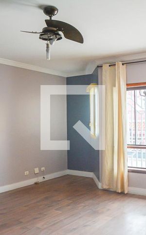 Casa à venda com 206m², 3 quartos e 4 vagas Casa à venda com 206m², 3 quartos e 4 vagasSala